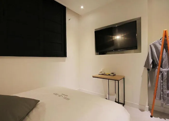 Yam Hotel